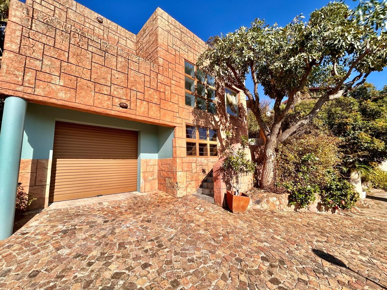 House for sale in Oakdene&nbsp;Johannesburg