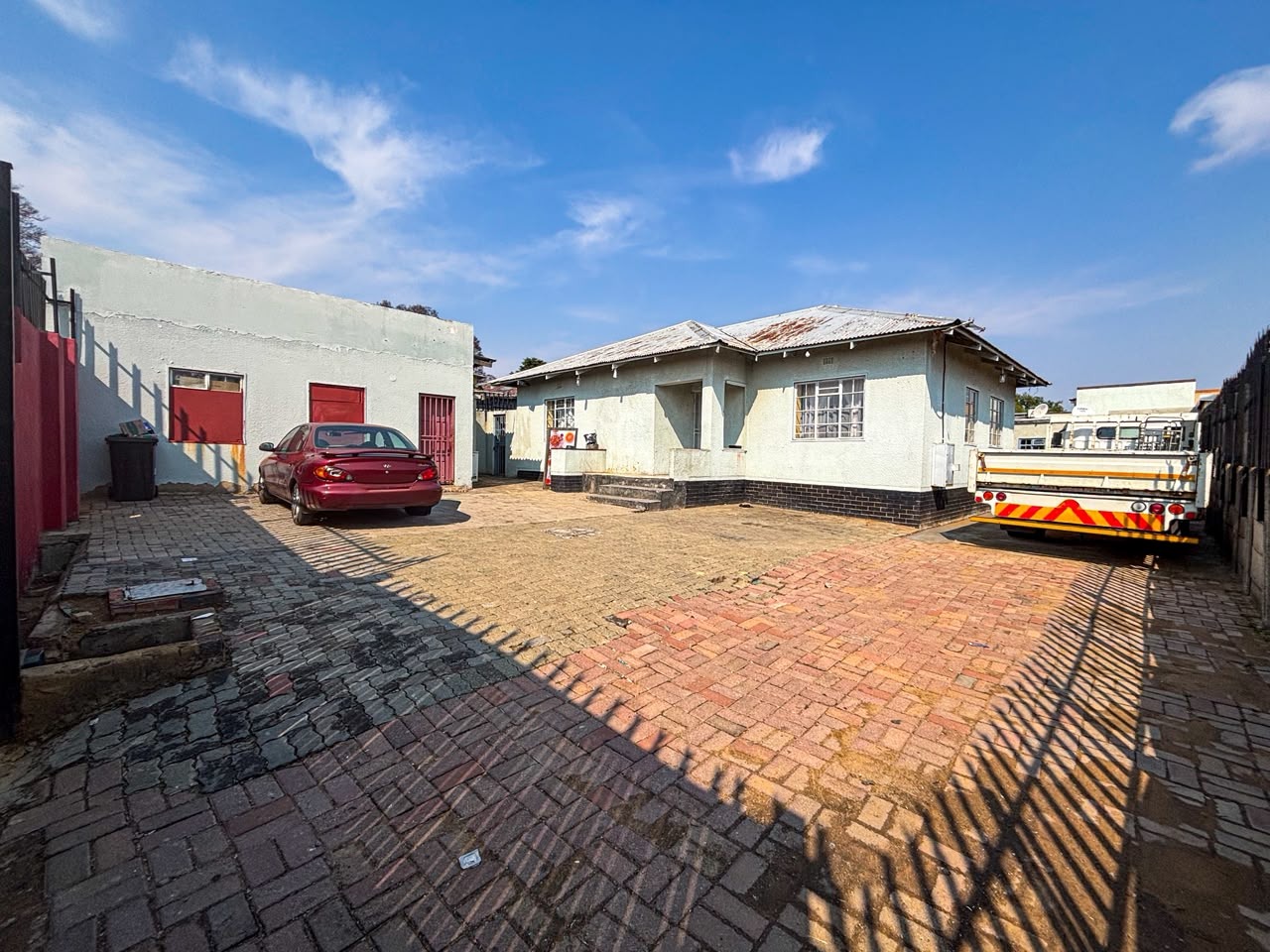 House for sale in Unigray&nbsp;Johannesburg