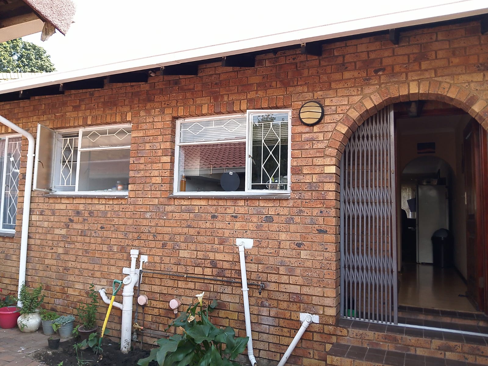 Townhouse for sale in Ridgeway&nbsp;Johannesburg