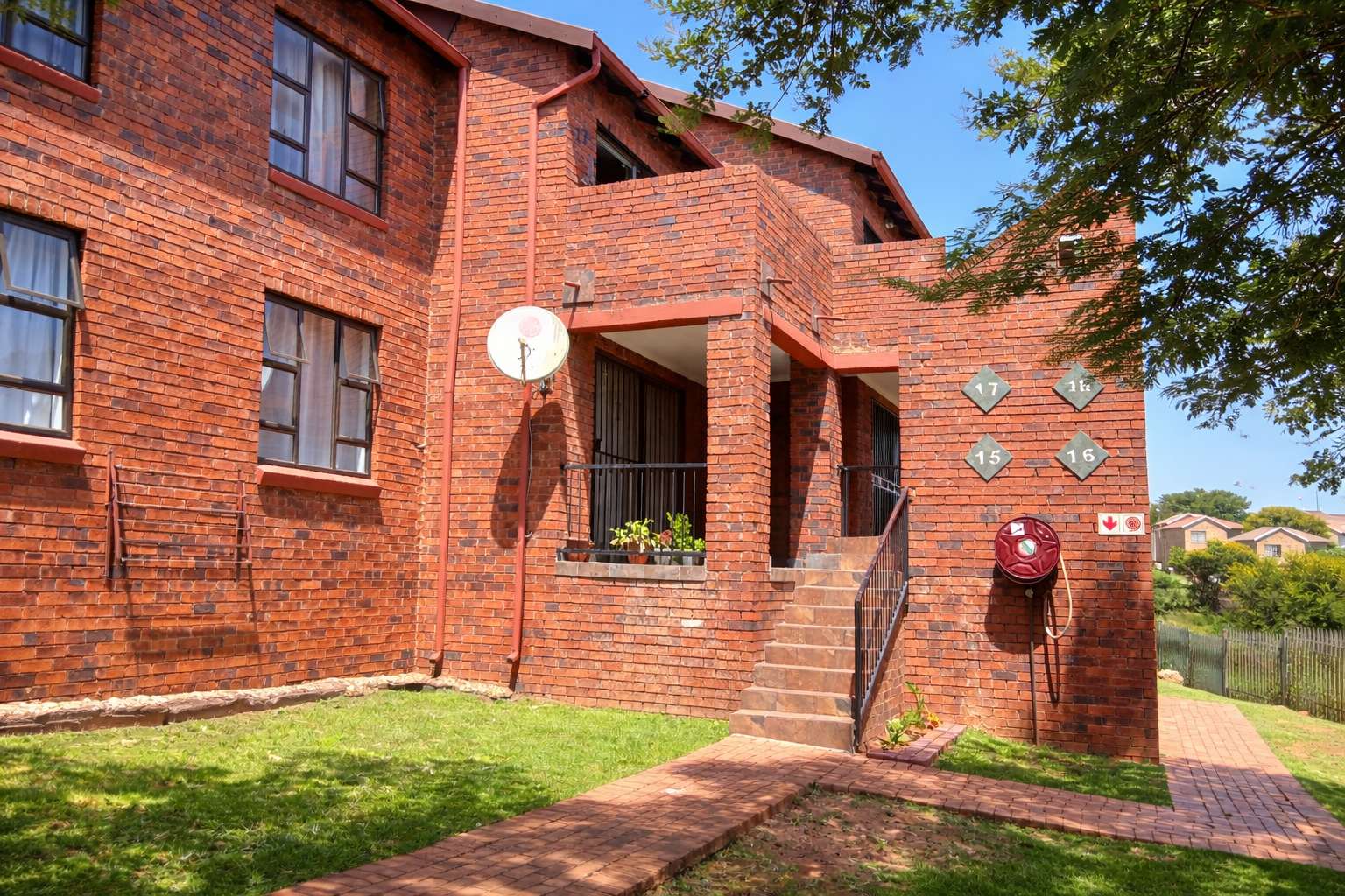 Townhouse For Sale in Elandsfontein 107 ir&nbsp;Johannesburg