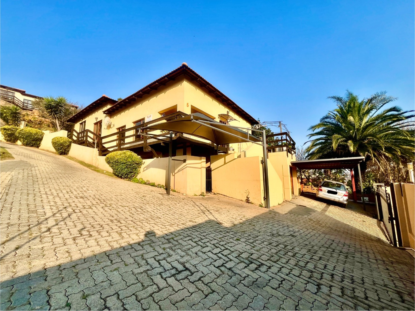 Townhouse For Sale in Oakdene&nbsp;Johannesburg