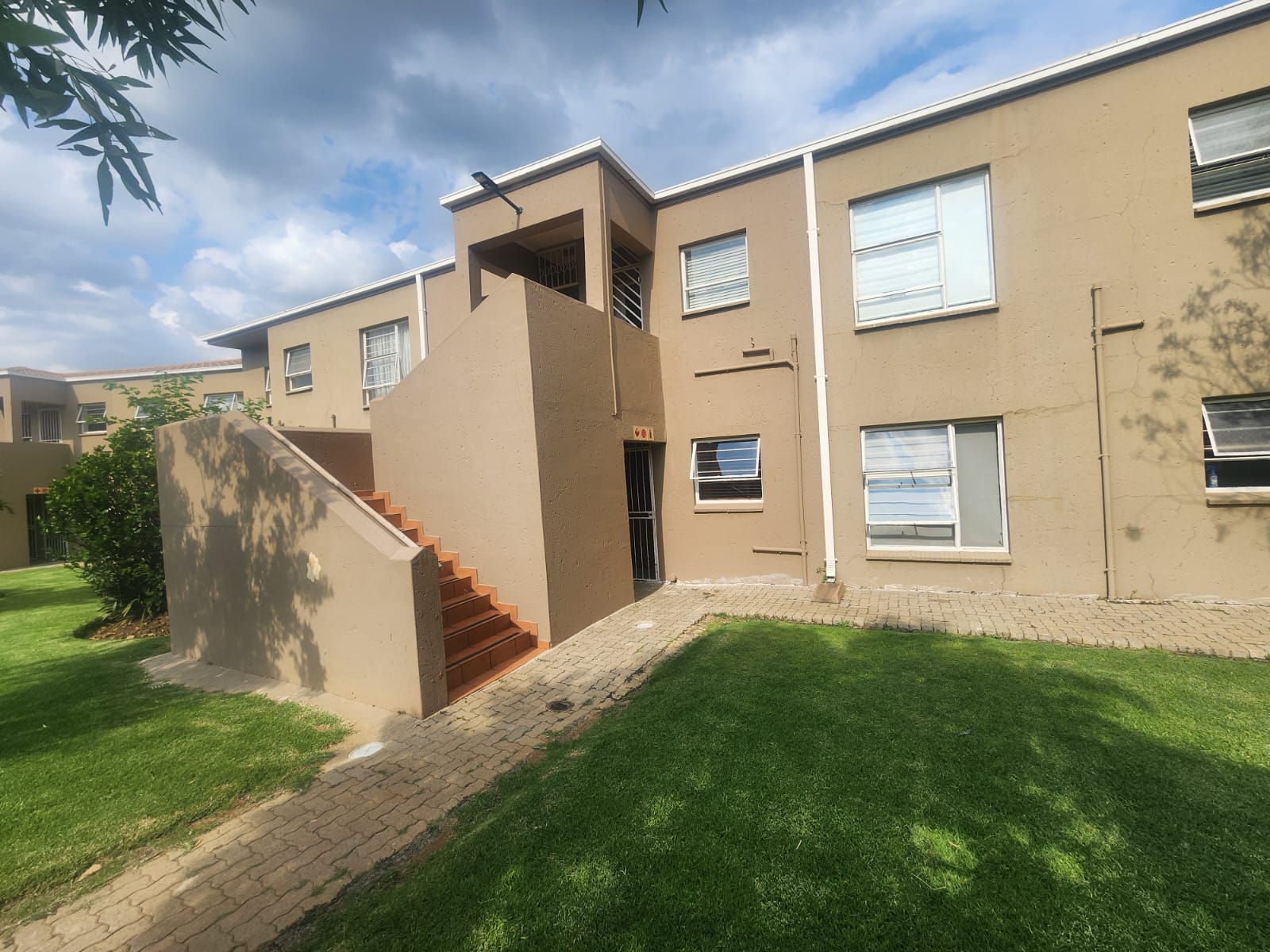 Townhouse For Sale in Alberante security village&nbsp;Alberton