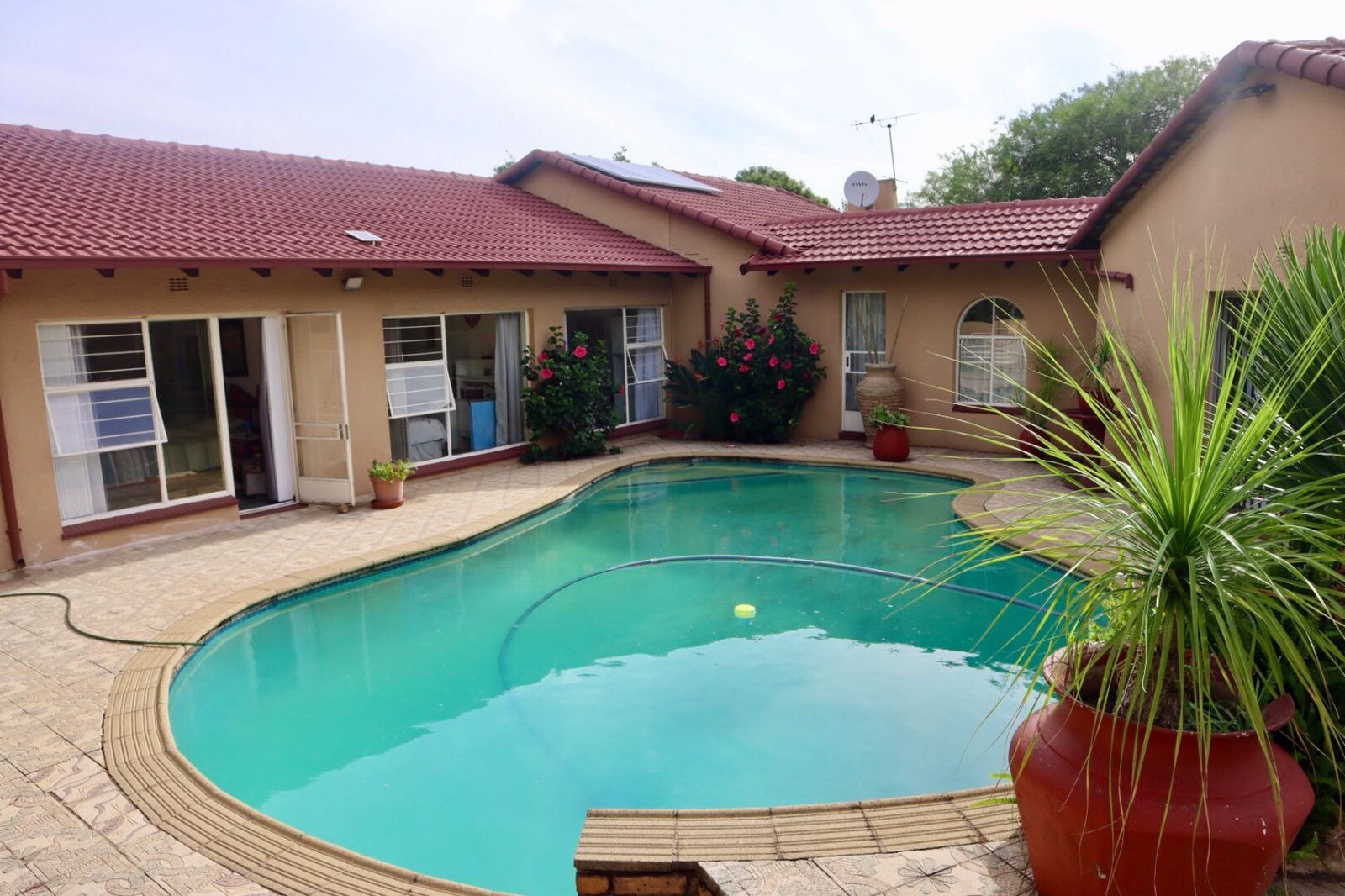 House For Sale in Brackenhurst&nbsp;Alberton