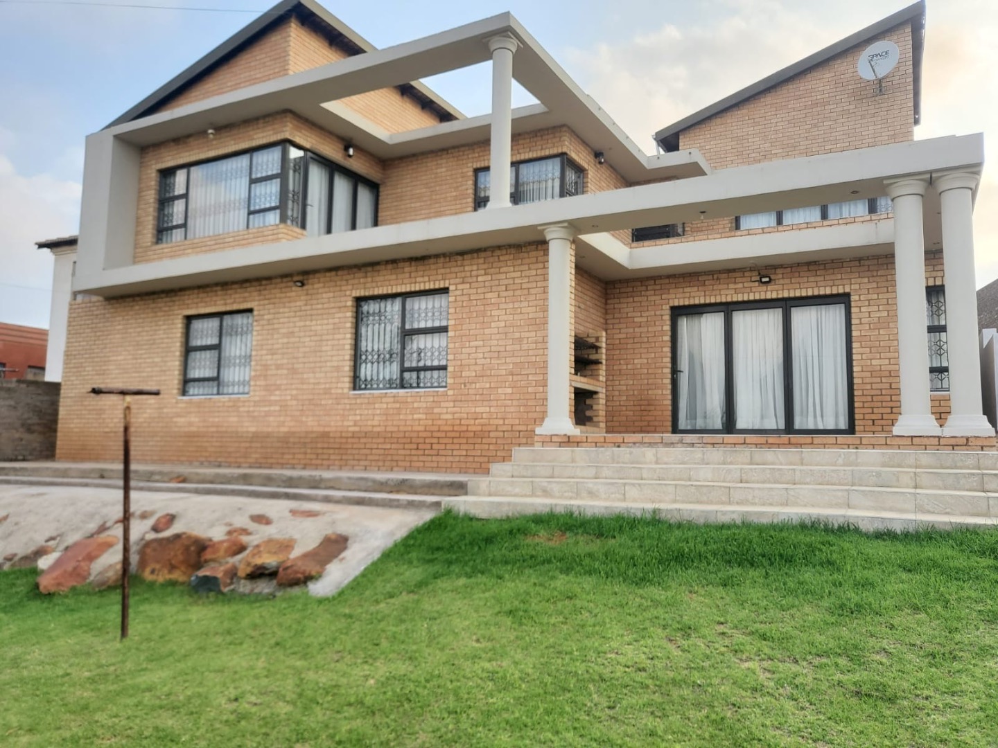 House For Sale in Zakariyya park&nbsp;Lenasia